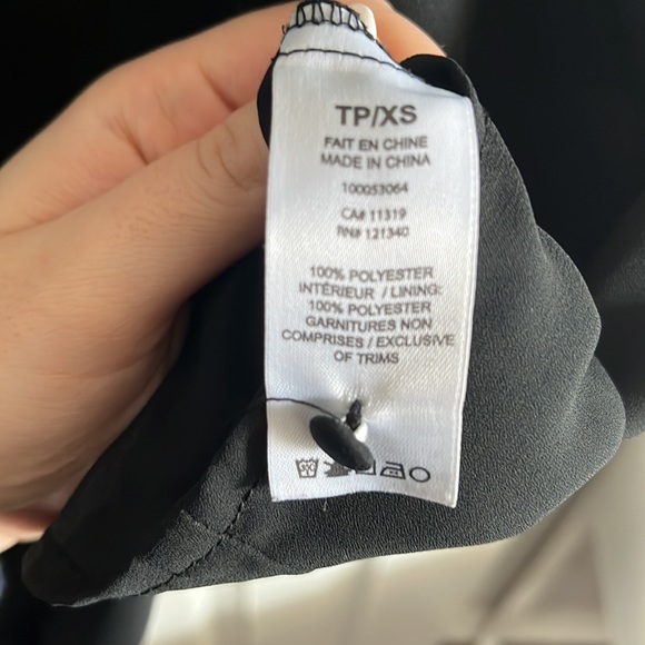 Sleeveless Blouse / Dynamite - Picture 6 of 8